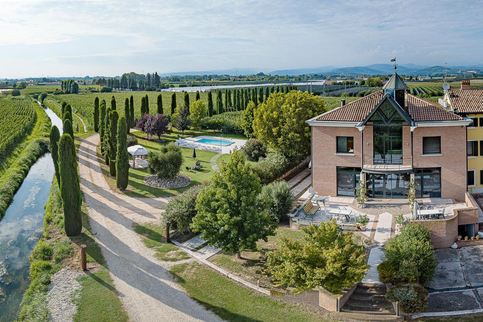 Bb Mambrotta Guest House San Martino Buon Albergo Eksteriør bilde