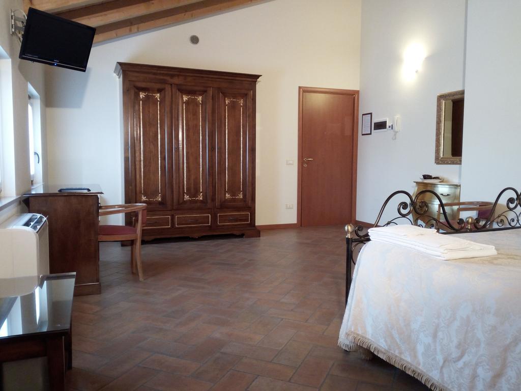 Bb Mambrotta Guest House San Martino Buon Albergo Eksteriør bilde