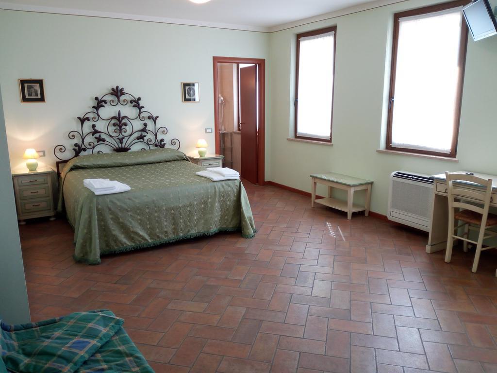 Bb Mambrotta Guest House San Martino Buon Albergo Eksteriør bilde